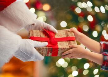 Il Comune di Roccella lancia i “Buoni Natale” di 25 euro per i bambini di famiglie in difficoltà