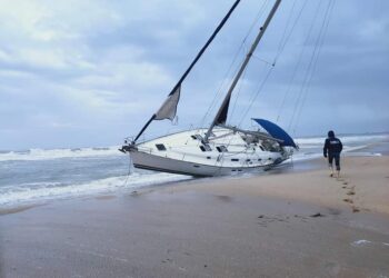 Sbarco di Migranti sulla spiaggia di Capo Piccolo a Isola Capo Rizzuto
