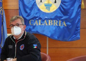 Coronavirus, da domenica Calabria in zona gialla. Spirlì: “Occhi aperti e self control”