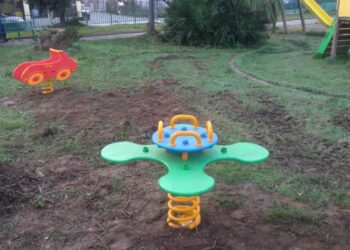 Torretta, giochi e portabici regalati da una azienda locale