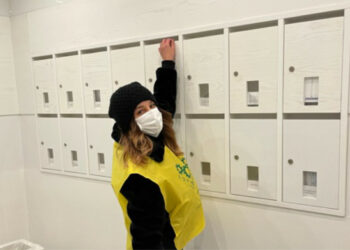 Crotone, “PoeCity”: un successo la festa della poesia urbana di strada dedicata a Dante e all’amore