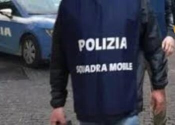 Crotone, sorpreso con 2 involucri di cocaina: arrestato 29enne per spaccio