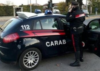 Tenta furto in ristorante, 36enne ferito a colpi di pistola da un parente del proprietario