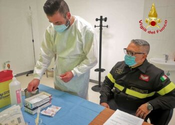 Avviata la vaccinazione anti-Covid per i Vigili del Fuoco di Crotone