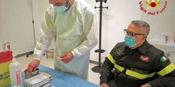 Avviata la vaccinazione anti-Covid per i Vigili del Fuoco di Crotone