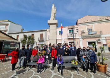 Cirò Marina. 8 marzo intitolata panchina, La Rocca: “Ogni volta che una donna lotta per se stessa, lotta per tutte le donne”
