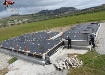 Rocca di Neto: sequestrata costruzione abusiva in corso di edificazione