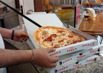 Ristorazione in zona rossa, la Regione precisa: “Asporto consentito”