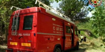 Anziano disperso a Savelli, avviate ricerche dei Vigili del fuoco: ritrovato da carabiniere fuori servizio