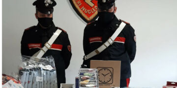 Cirò Marina, i Carabinieri sequestrano oltre 2700 articoli pericolosi: molti erano per bambini