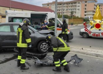 Incidente stradale in via Nazioni Unite a Crotone, due feriti