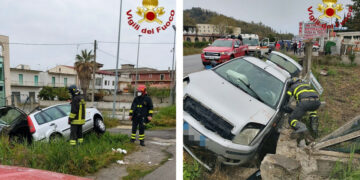 Incidente stradale sulla SS106 a Crotone: auto finisce fuori strada, ferito 48enne