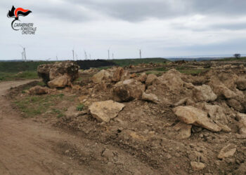 Isola Capo Rizzuto: Sequestrate due cave non autorizzate di grandi massi