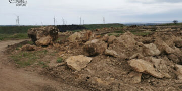 Isola Capo Rizzuto: Sequestrate due cave non autorizzate di grandi massi