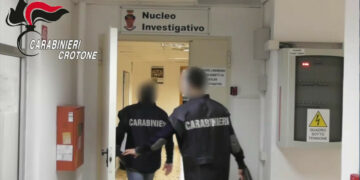 Petilia Policastro, Livorno e Catanzaro: esecuzione di misure cautelari nei confronti di 8 indagati