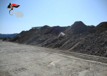 Sequestrati cumuli di materiali di risulta a Rocca di Neto