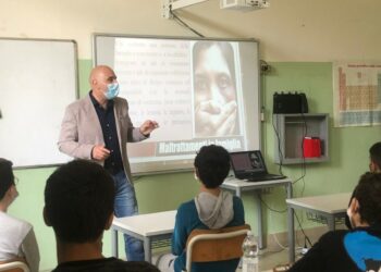“Codice Rosso riflessione sulla Violenza di Genere” alla scuola media Anna Frank di Crotone