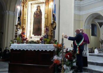 Crotone: rinnovato l’accensione del Cero Votivo offerto dall’Amministrazione comunale a Maria di Capo Colonna