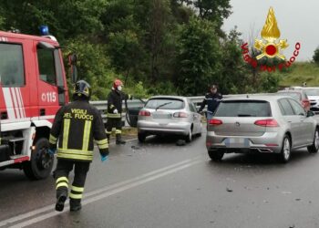 Incidente tra due auto sulla SS 107, ferito un bambino