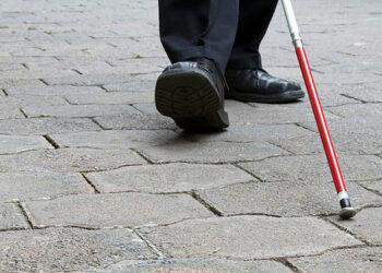 Falso cieco a Strongoli, denunciato per truffa aggravata e sequestrati beni per oltre 160 mila euro