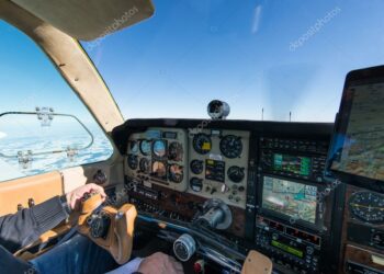 Alessandra Costarella del Ciliberto di Crotone alla prima gara nazionale degli istituti aeronautici