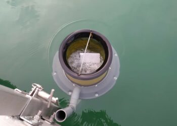 Anche a Cirò Marina il “Seabin”, un bidone mangiaplastica per ripulire dai rifiuti il porto