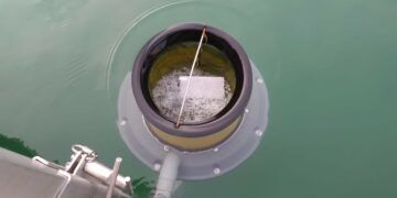 Anche a Cirò Marina il “Seabin”, un bidone mangiaplastica per ripulire dai rifiuti il porto