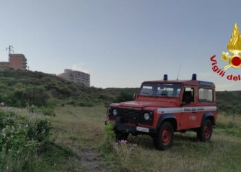 Anziano esce di casa per gettare la spazzatura e sparisce, ricerche in corso