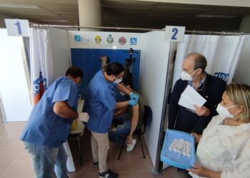 Coronavirus: inaugurato Hub vaccinale nell’aeroporto di Crotone