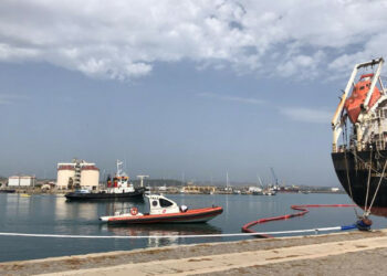 Crotone, Esercitazione antinquinnamento e antincendio in porto 2021