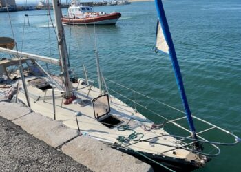 Due barche con 87 migranti sbarcati nel pomeriggio nel porto di Crotone