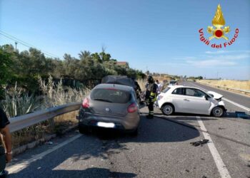 Incidente stradale sulla SS 106, due feriti uno di Crotone e l’altro di Strongoli