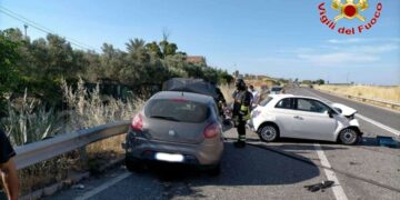 Incidente stradale sulla SS 106, due feriti uno di Crotone e l’altro di Strongoli