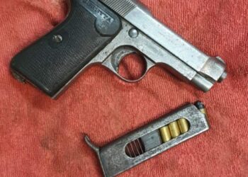 Petilia Policastro: Sorpreso in auto armato di pistola clandestina, arrestato dai Carabineri