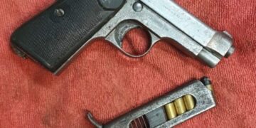 Petilia Policastro: Sorpreso in auto armato di pistola clandestina, arrestato dai Carabineri