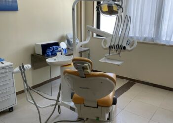 Scoperto dalla Finanza falso dentista, sequestrato studio abusivo
