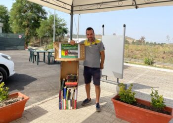 Crotone: Pit stop letterario al rifornimento di benzina, Mutamenti inaugura in città il primo Book drive