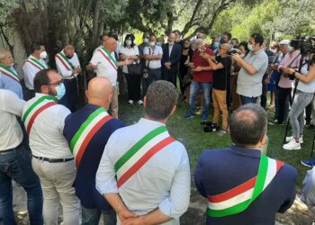 Emergenza rifiuti: Continua la mobilitazione dei sindaci della provincia di Crotone contro l’ordinanza regionale