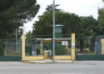 Rientra in Italia dopo decreto espulsione: la Polizia lo arresta all’Hub S. Anna di Isola Capo Rizzuto