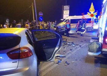 Scontro frontale sulla SS 106, due morti e un ferito grave