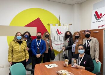 Crotone, Campagna Nastro Rosa Lilt: un foulard d’autore per sostenere la battaglia delle donne contro il tumore