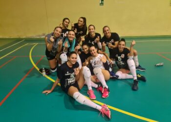 Pallavolo, esordio con il botto per le ragazze della Poseidon Crotone che vince 3 a 1