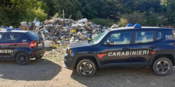 Savelli, sequestrata discarica abusiva: depositati circa 150 metri cubi di rifiuti urbani e speciali
