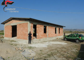 Strongoli, i Carabinieri Forestali sequestrano un  manufatto realizzato in assenza di titoli edilizi