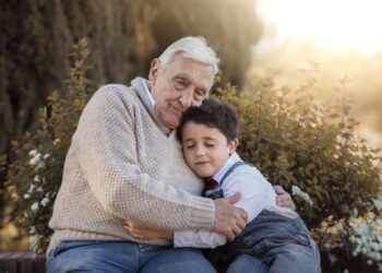 Federanziani Calabria: al presidente della Regione “I Nonni sono quelli che hanno l’argento nei capelli e l’Oro nel cuore”