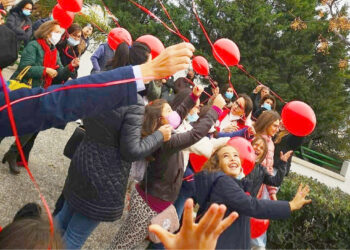 A Cirò Marina, la passeggiata contro la violenza sulle donne: esibizione autodifesa – VIDEO