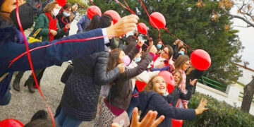 A Cirò Marina, la passeggiata contro la violenza sulle donne: esibizione autodifesa – VIDEO