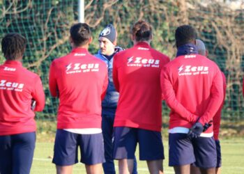 Crotone Calcio, Marino sollevato dall’incarico: l’allenatore Modesto torna in panchina