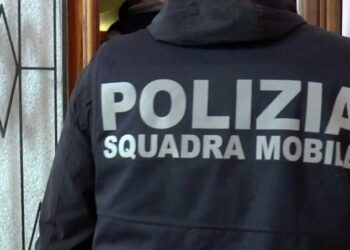 Crotone, trasportava oltre 7 kg di marijuana: arrestato dalla Squadra Mobile sulla SS106