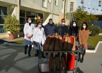 Consegnate calze per l’Epifania ai bambini ricoverati nel reparto di pediatria dell’Ospedale di Crotone